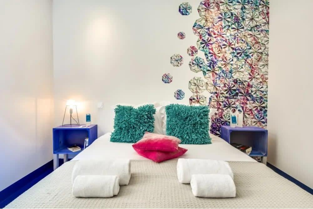 パリModern & Colourful 3Bd For 9 Guests In Le Marais!アパートメント エクステリア 写真