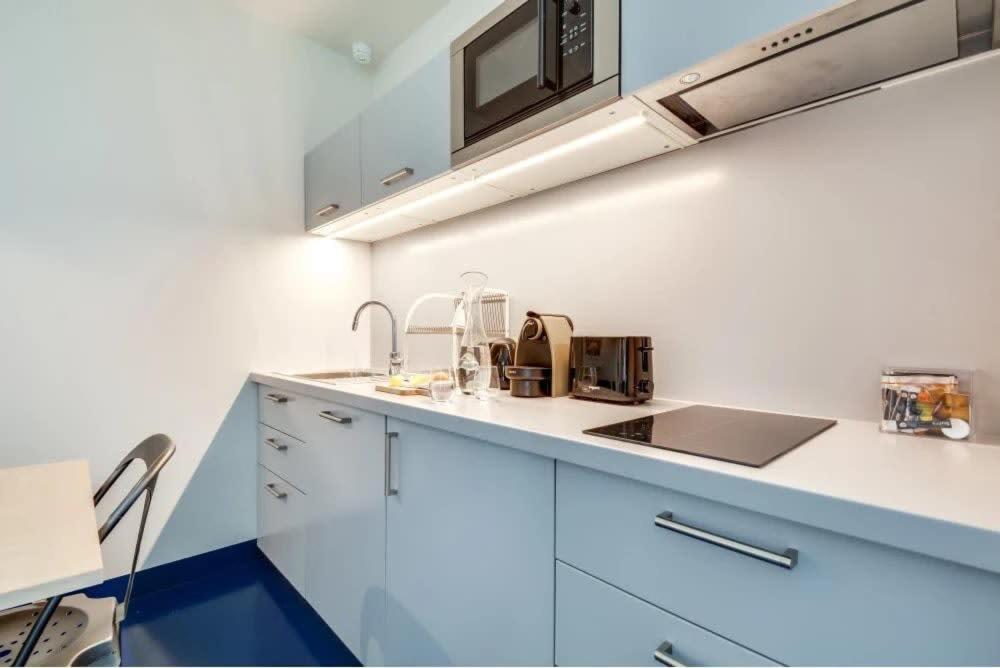パリModern & Colourful 3Bd For 9 Guests In Le Marais!アパートメント エクステリア 写真