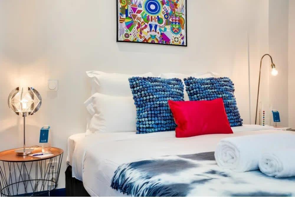 パリModern & Colourful 3Bd For 9 Guests In Le Marais!アパートメント エクステリア 写真