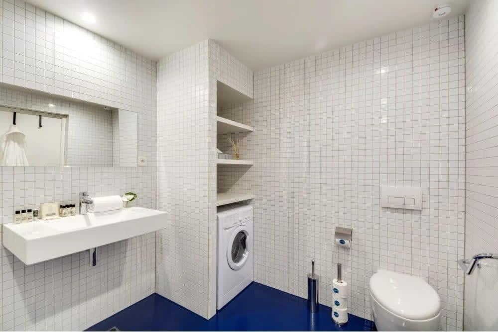 パリModern & Colourful 3Bd For 9 Guests In Le Marais!アパートメント エクステリア 写真